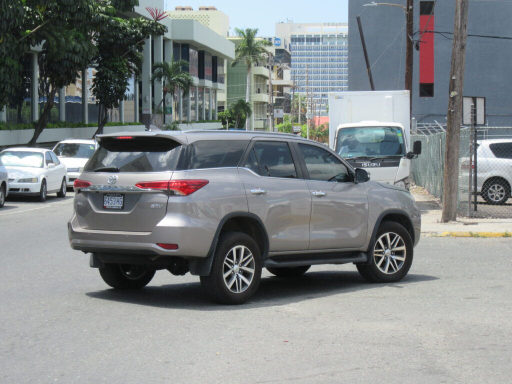 Toyota_Fortuner